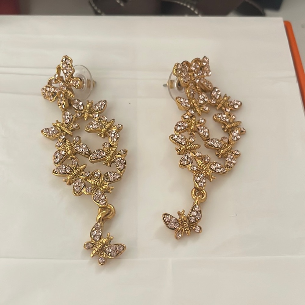 Oscar de la renta earrings❤️